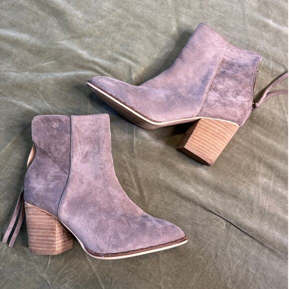 BEAST Fashion Weslee Faux Suede Ankle Boot size 6.5 - Picture 1 of 9